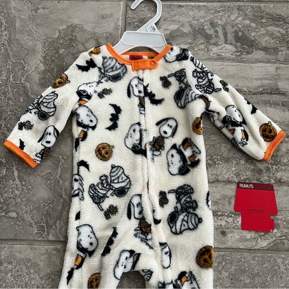 Peanuts Snoopy Halloween-Theme Footies/Onesie New w/Tag - Picture 4 of 8